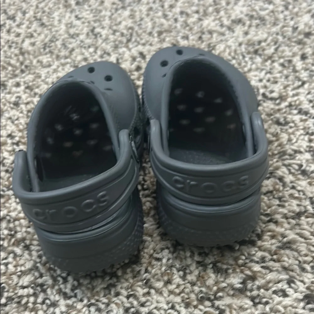 CROCS Gray Sandals with Ventilation and Heel Strap - new condition!